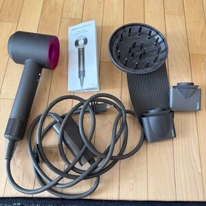 Dyson supersonic hairdryer